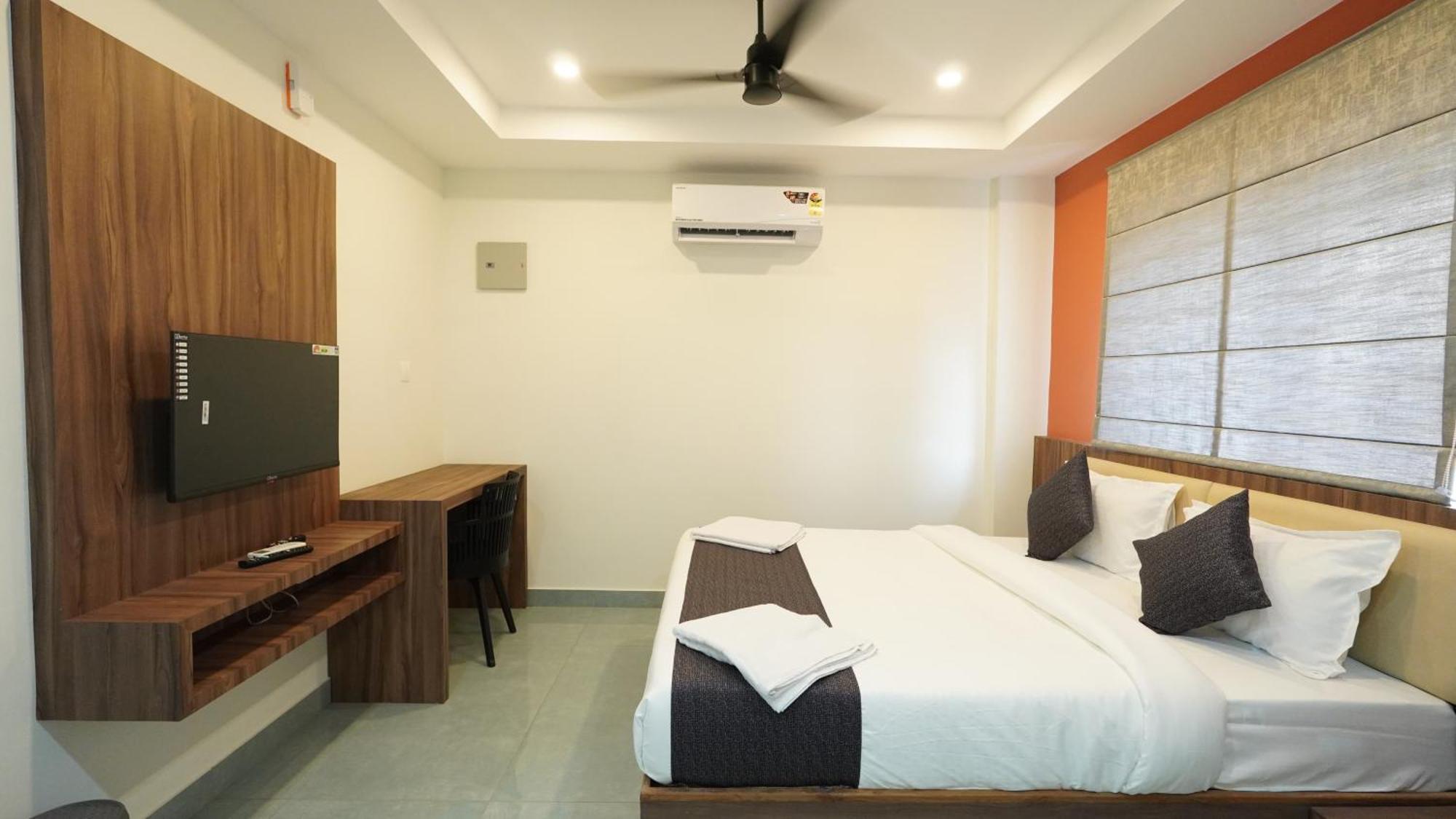 Hotel Hive Inn - Кожикоде Экстерьер фото
