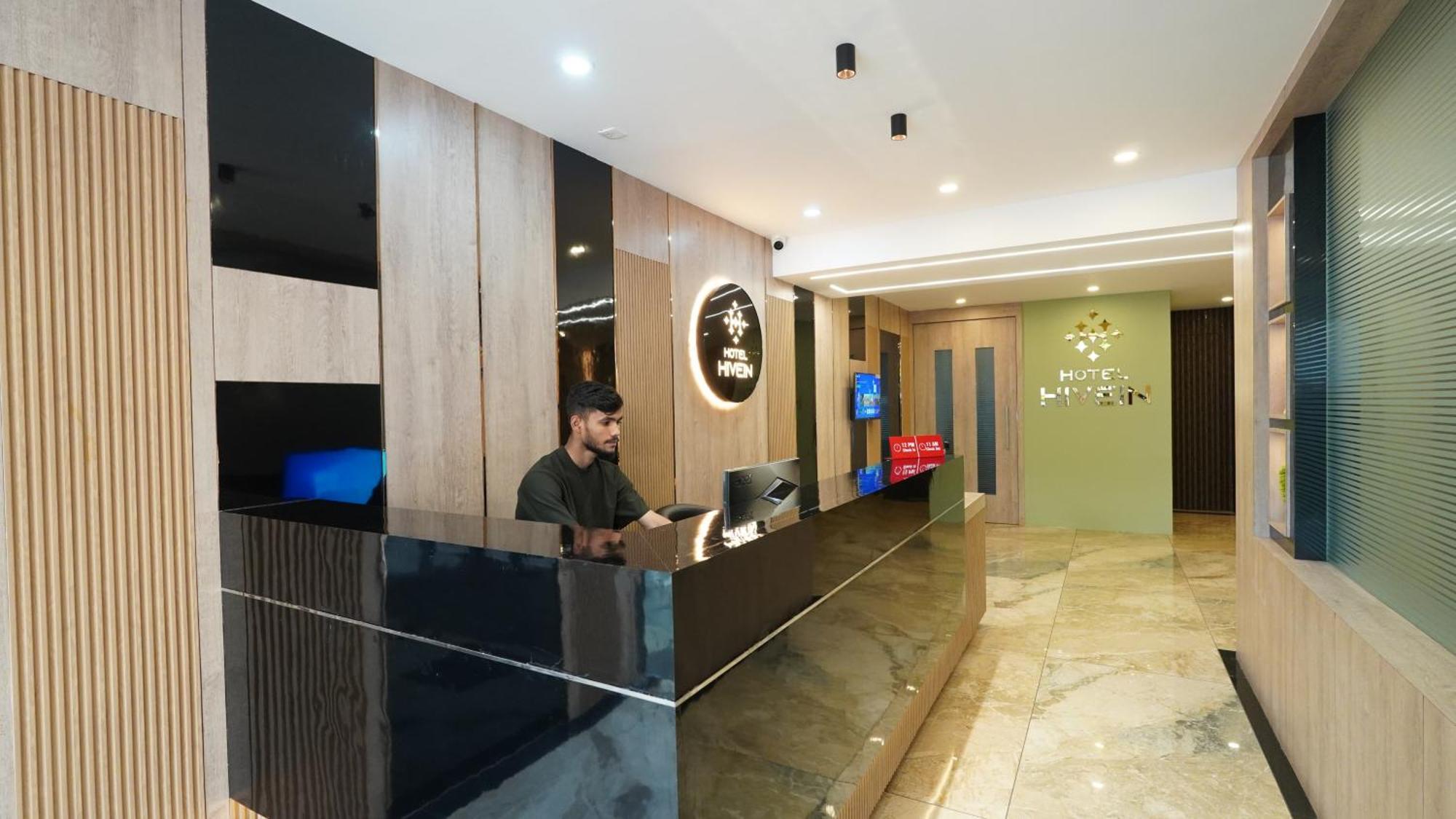 Hotel Hive Inn - Кожикоде Экстерьер фото