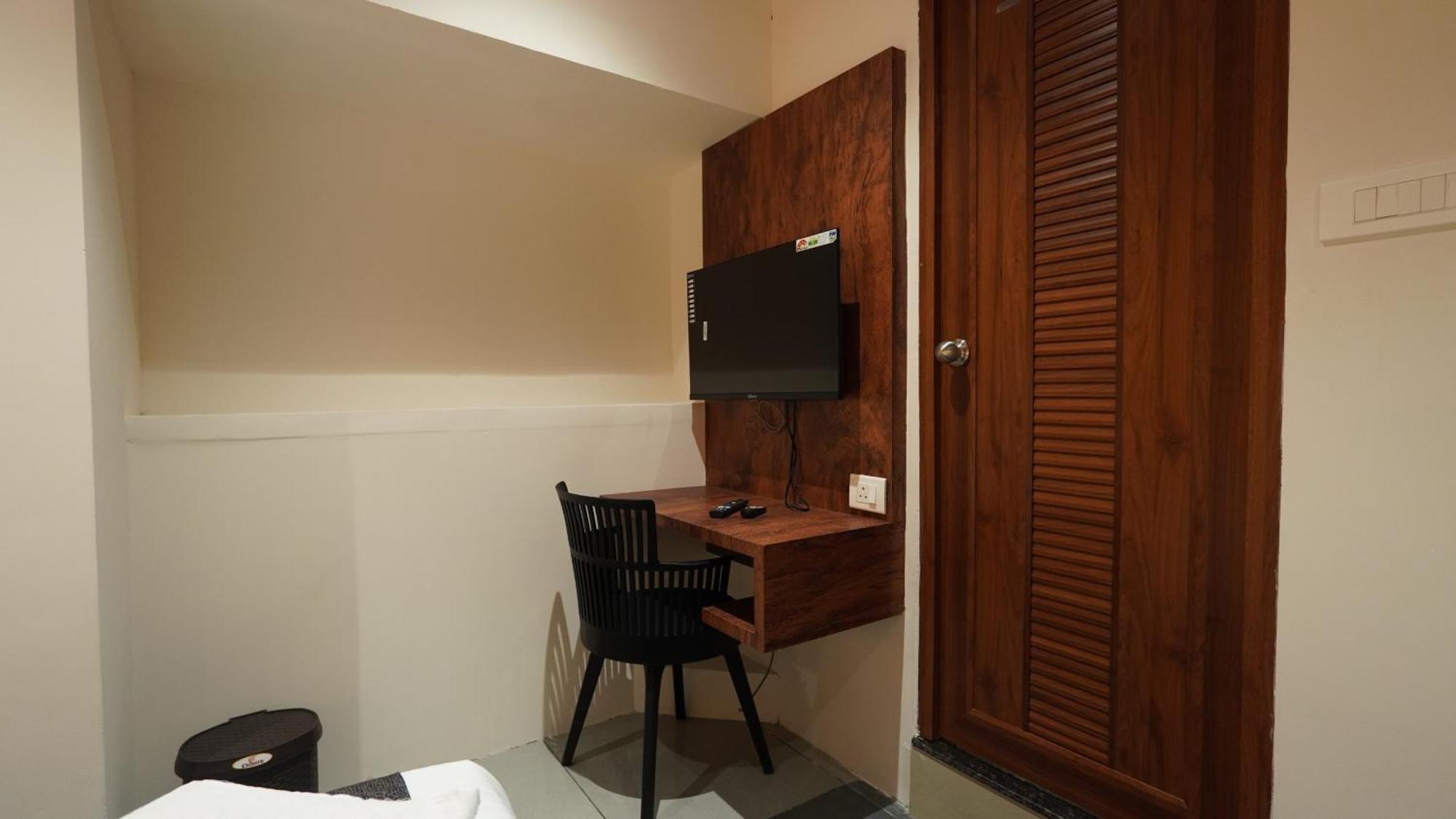 Hotel Hive Inn - Кожикоде Экстерьер фото