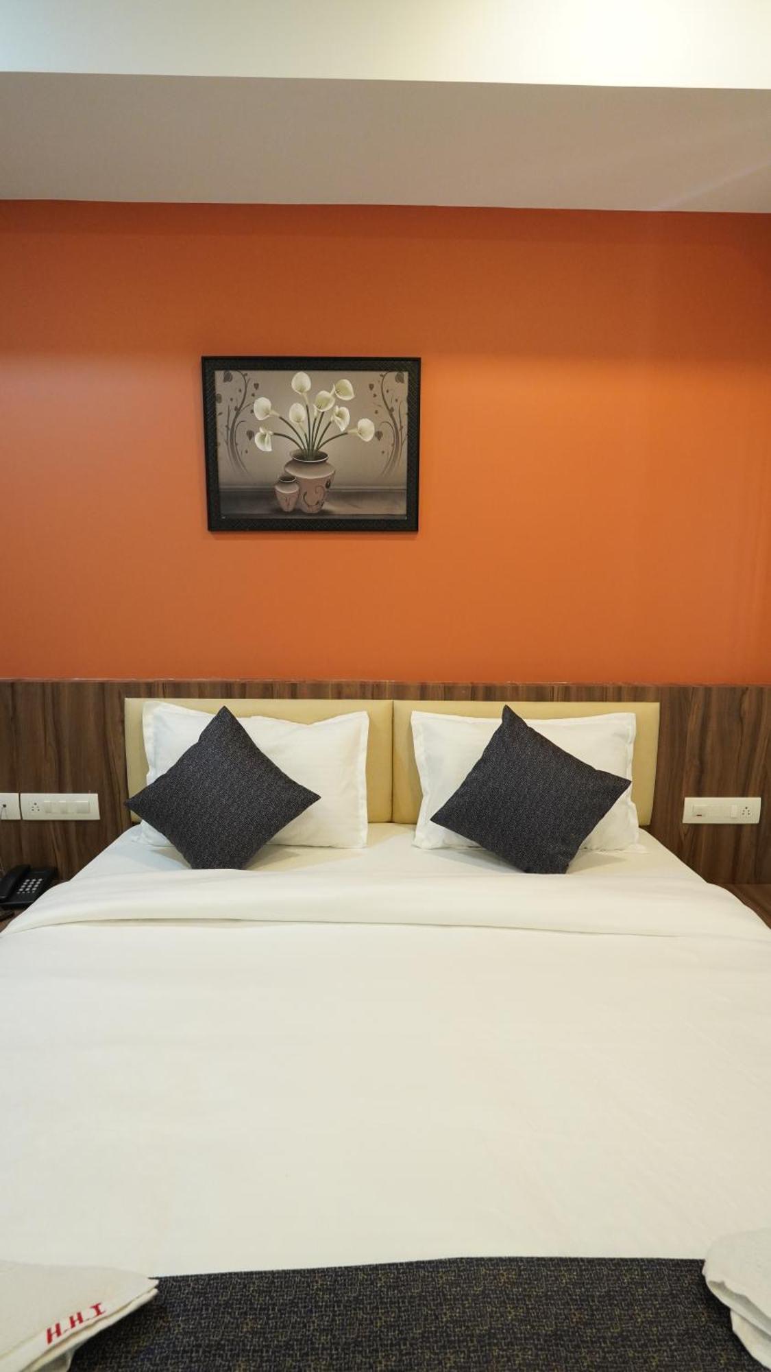 Hotel Hive Inn - Кожикоде Экстерьер фото